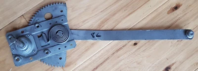 Regulador de ventana de puerta lateral izquierda (conductores) Austin Healey 3000 MkIII AHB6388U Foto 1 de 3