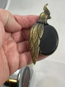 Huge Cockatiel Vntg brooch Bird Pin With Brass Tone Metal And Large Black Stone - Picture 1 of 4