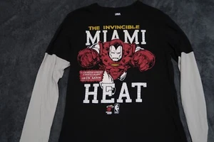 Maglia MIAMI HEAT NBA IRON MAN MARVEL COMICS BASEBALL TAGLIA M/MEDIA - Foto 1 di 6