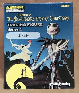 DISNEY TIM BURTON'S NIGHTMARE BEFORE CHRISTMAS SERIES 1 - SALLY FIGURE - Picture 1 of 5