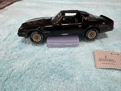 Franklin Mint 1:24 1977 Pontiac Firebird Trans AM Diecast Model Car New In Box - Image 1 of 4