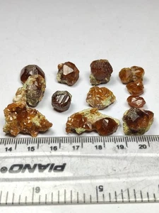 Hessonite Garnet Gemmy Crystals on Matrix+Loose Having Good Lustre & Growth - Picture 1 of 23