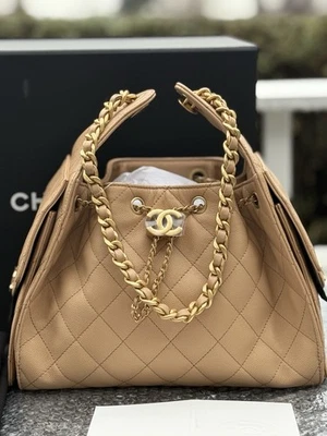 Подлинный новый в коробке Chanel 25 Hobo сумка маленький бежевый 26C икры кожи состаренный золото оборудование - Изображение 1 из 4