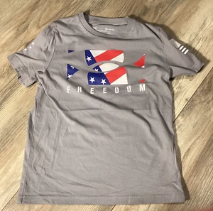Boys Youth Under Armour Tshirt Size Small Preowned - Picture 1 of 7