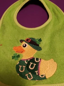 Personalisiertes handgefertigtes Baby Lätzchen St. Patricks Duck - Bild 1 von 1
