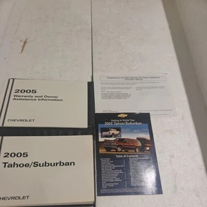 Tahoe/Suburban 2005 manual del propietario guía con estuche OEM - Imagen 1 de 4
