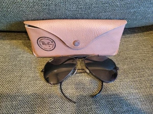 Gafas de sol y estuche de aviador envolventes Ray-Ban de colección de los años 60 - Imagen 1 de 11