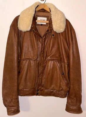 Vintage Años 90 SEA DREAM Cuero Bomber Aviador Chaqueta Aislante Marrón 44 Piel de Oveja Foto 1 de 4