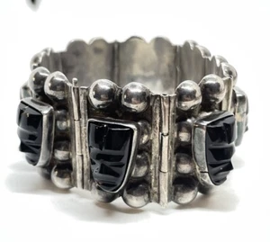 Vintage Wide Mexican Sterling Silver Onyx Carved Faces 7” 82g Bracelet - Picture 1 of 6