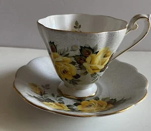 Tea Cup & Saucer Set Royal Standard Fine Bone China Made In England Yellow Roses - Picture 1 of 11