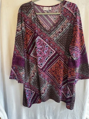 Hermosa túnica floral con mangas incrustadas de encaje Kim Rodger’s 2X. E31 Foto 1 de 4