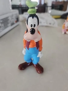 Vintage Walt Disney Porcelain Ceramic GOOFY 6" Tall Figurine - Picture 1 of 4