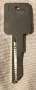 VOLVO WESTERN STAR KEY OEM KEY BLANK 1990-2004  - Picture 1 of 1