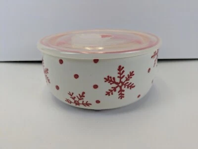 Signature Housewares Bowl + Lid Microwavable, Vented EC Red Snowflake Winter - Image 1 of 3
