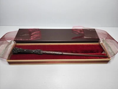 Harry Potter Wand Wizarding World Universal Studios Brown Box - Noble Collection - image 1 of 4