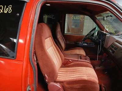 1988-1994 Chevrolet 1500 Front Seat Pair; (LH/RH, Cloth, Manual) Arm Rest Worn. Foto 1 de 4