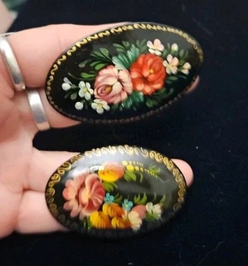 (2) Vtg Russian Lacquer Hand Painted Oval Brooches One Signed #49 - Picture 1 of 5