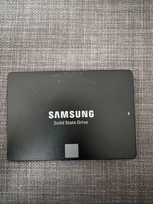 Samsung 860 EVO 500GB SSD – Intern, SATA III, 2,5 Zoll MZ-76E500 - Bild 1 von 2
