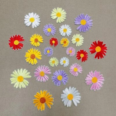 Embroidered  Daisy iron on patches Flower blossom bloom flowers Repairing  Craft - image 1 of 2