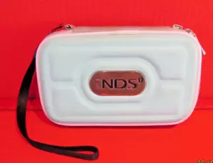 Custodia imbottita originale Nintendo adatta per DS Lite / DSI turchese blu ghiaccio cerniera (BX7) - Foto 1 di 7