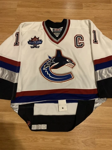 1997-98 Mark Messier Vancouver Canucks Authentic NHL CCM Hockey Jersey White 52 Cover