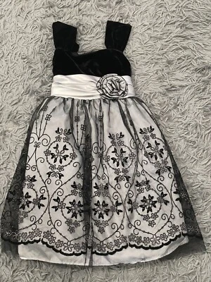 Vestido de festa/concurso Bonnie Jean meninas sem mangas tamanho 6 corpete preto com interior cinza - Imagem 1 de 4