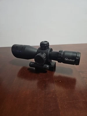 Escopo de rifle Firefield Barrage 2.5-10x40 com laser vermelho FF13065 - Imagem 1 de 4