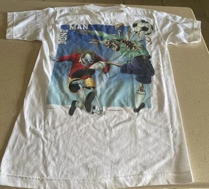 Vintage Bone Man Grafik T-Shirt von Bone Wear, Inc. Fußball Größe: Small kostenloser Versand - Bild 1 von 7