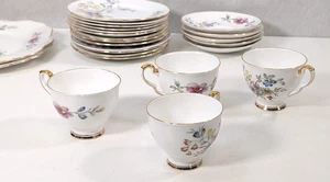 Bideford Royal Stafford Tea Set - 26 Pieces - Dinner Plates Saucers Teacups etc. - Picture 1 of 10