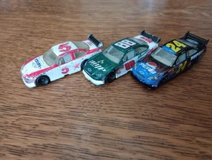 Lof Of 3 2008 Motorsports Authentics 1/64 Cars Loose (1 Has Major Paint DMG) - Picture 1 of 8