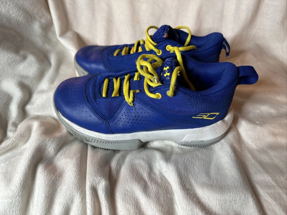 niños under armour gs sc 3zero iv talla 4Y (3023918 403) sin caja Foto 1 de 4