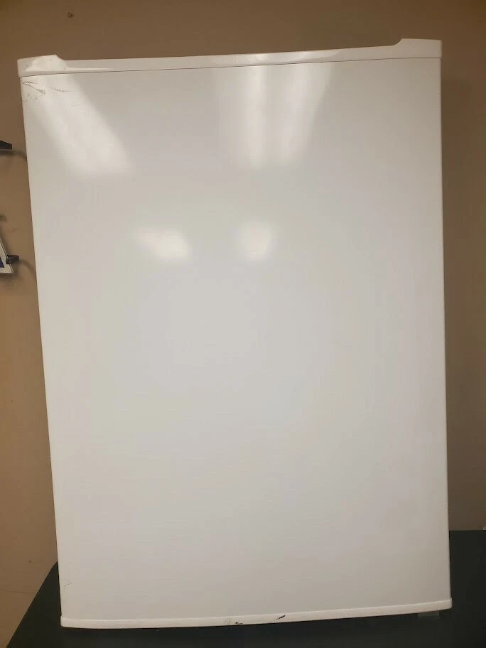 WTL18HBWCD Winia 顶部安装冰箱 全门总成 PFRTD1890W 开箱 — 第 1/2 张图片