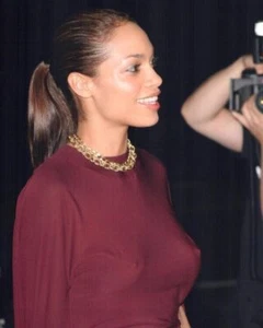 Rosario Dawson lächelt für Pressekameras in transparentem lila Kleid 8 x 10 Zoll Foto - Bild 1 von 1