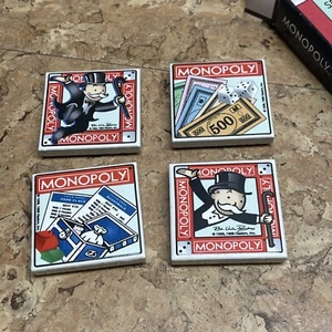 Juego de 4 imanes de azulejos de cerámica de 2"" Monopoly vintage 1998 oficial Hasbro nuevo de lote antiguo JD - Imagen 1 de 9