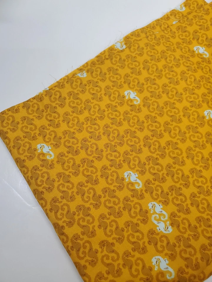 Ткань Heather Ross Mendocino 1-й Принт Морские коньки Морская Жизнь ТОЛСТАЯ ЧЕТВЕРТЬ - Изображение 1 из 1