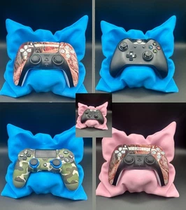 UNIVERSAL XBOX/PS4/PS5 Controller Kissen Ständer 3D gedruckt Gamer Geschenk Ihn oder Ihn - Bild 1 von 22