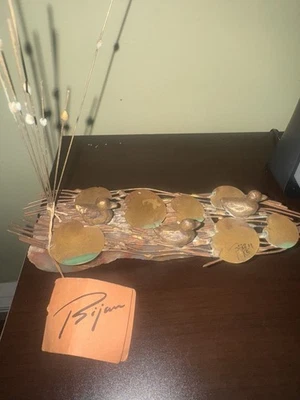 Escultura de bronce vintage de estanque de lirios Bijan J Bijan Foto 1 de 2