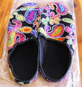 ZAPATILLAS COLORIDAS INTERIOR/EXTERIOR CON DISEÑO MULTICOLOR - Imagen 1 de 3