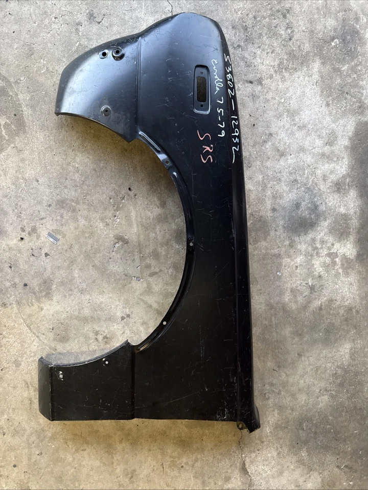 Toyota Corolla KE30 KE35 SR5 Model 1975 1976 Front left drivers Side Fender Rare - Image 1 of 4