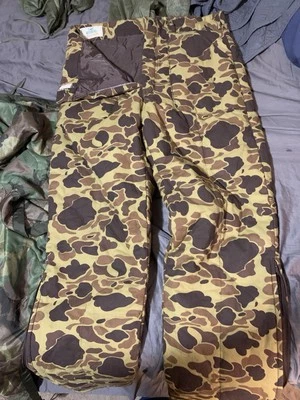 Pantalones camuflados aislados pelirroja vintage años 80 cremallera completa piernas talla mediana usados en excelente estado Foto 1 de 2