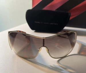 Authentic MARC By MARC JACOBS Gold Tone Trim Sunglasses W/ Case - Picture 1 of 10