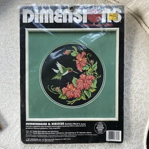 DIMENSIONS Hummingbird Bird Hibiscus Cross Stitch BNIB 3716 Black Round Sealed - Picture 1 of 2