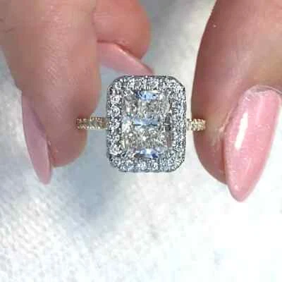 Conjunto de halo de moissanita radiante de 2,75 TCW anillo de compromiso de boda de oro de dos tonos de 9 k Foto 1 de 4