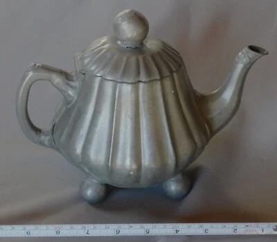Pewter teapot squash form marked 19th century antique European German footed Foto 1 de 4