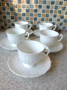AYNSLEY SNOW CROCUS DESIGN BIANCO 5 TAZZE E PIATTINI - Foto 1 di 4