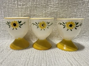 (3) weiß/gelb lackierte Sonnenblumen/Borte-Eierbecher  - Bild 1 von 18