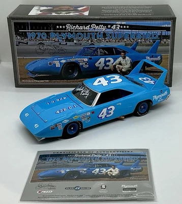 1970 1/24 #43 Richard Petty “Plymouth Superbird” AUTOGRAPH University of Racing - Image 1 of 4