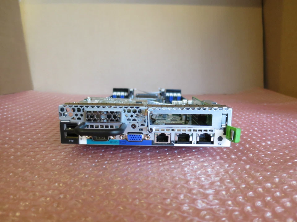 Fujitsu PRIMERGY CX250 S2 no CPU -0 MB - 0 GB Node Server S26361-K1474-V200 - Image 1 of 1