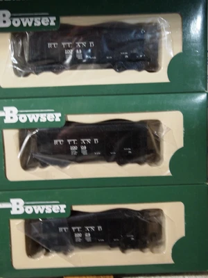 BOWSER  RUTLAND  55t GLa TWIN OPEN HOPPERS WITH LOADS  3-CAR  NUMBERS - Image 1 of 2