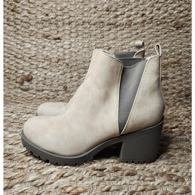 Dirty Laundry Lisbon Round Toe Platform Chelsea Booties Womens 7.5 Beige Boots - Image 1 of 4
